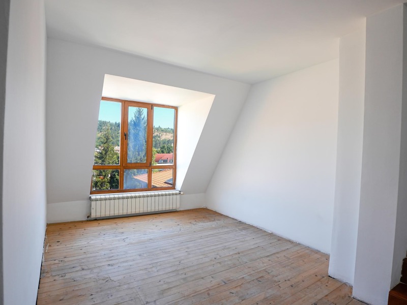 Продава  4-стаен област Благоевград , гр. Разлог , 136 кв.м | 90154550