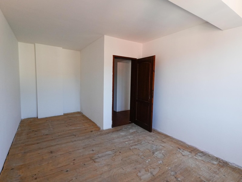 Продава  4-стаен област Благоевград , гр. Разлог , 136 кв.м | 90154550 - изображение [3]