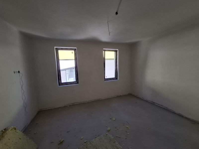 Na prodej  1 ložnice Šumen , 5-ti polk , 77 m2 | 22789546 - obraz [2]