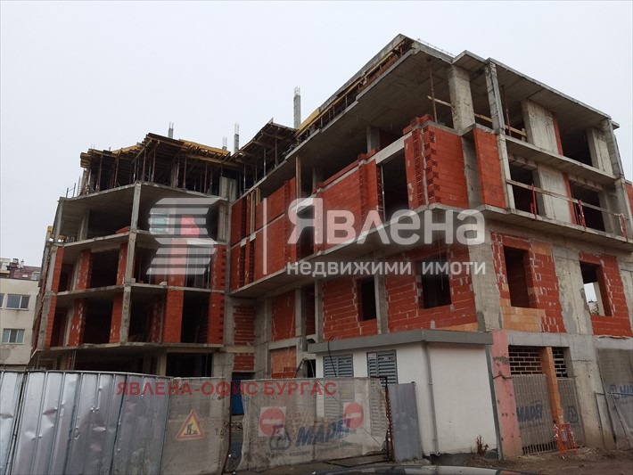 Продава 4-СТАЕН, гр. Бургас, Възраждане, снимка 2 - Aпартаменти - 49611805