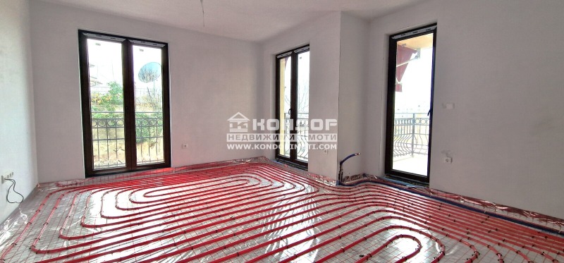 En venta  1 dormitorio Plovdiv , Tsentar , 68 metros cuadrados | 53650459 - imagen [2]