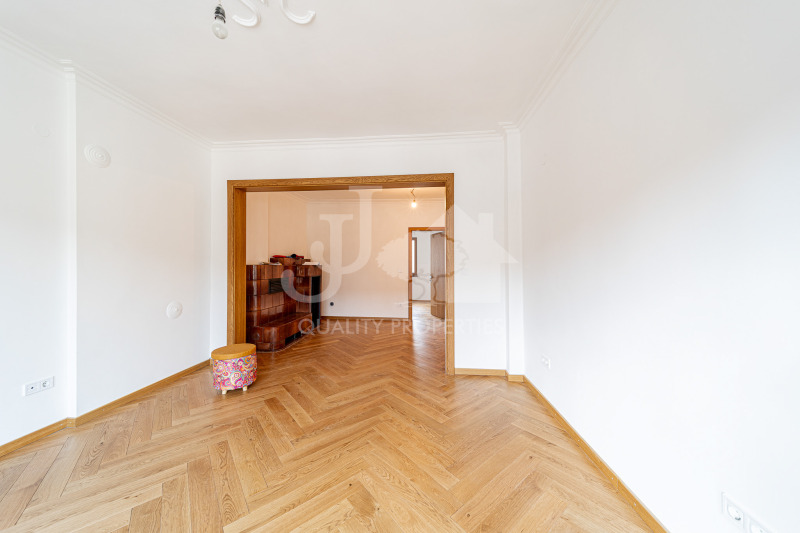 Продава 3-СТАЕН, гр. София, Център, снимка 2 - Апартаменти - 53335071