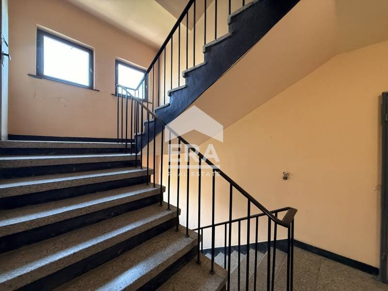 Продава 3-СТАЕН, гр. Варна, ВИНС-Червен площад, снимка 2 - Апартаменти - 55434390
