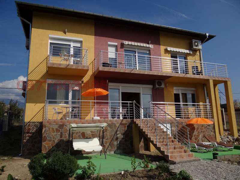 Продава КЪЩА, с. Струмяни, област Благоевград