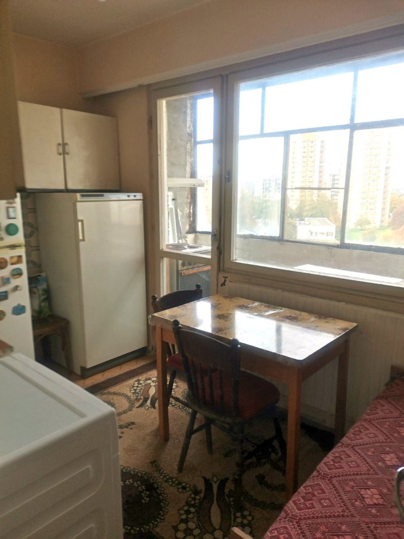 Продава 2-СТАЕН, гр. Бургас, Изгрев, снимка 2 - Апартаменти - 52100130