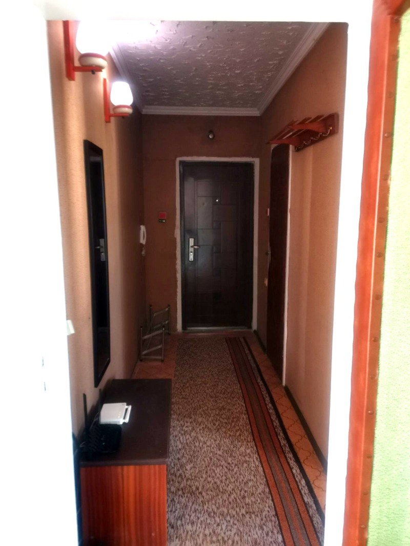 Продава 2-СТАЕН, гр. Бургас, Изгрев, снимка 3 - Апартаменти - 52100130