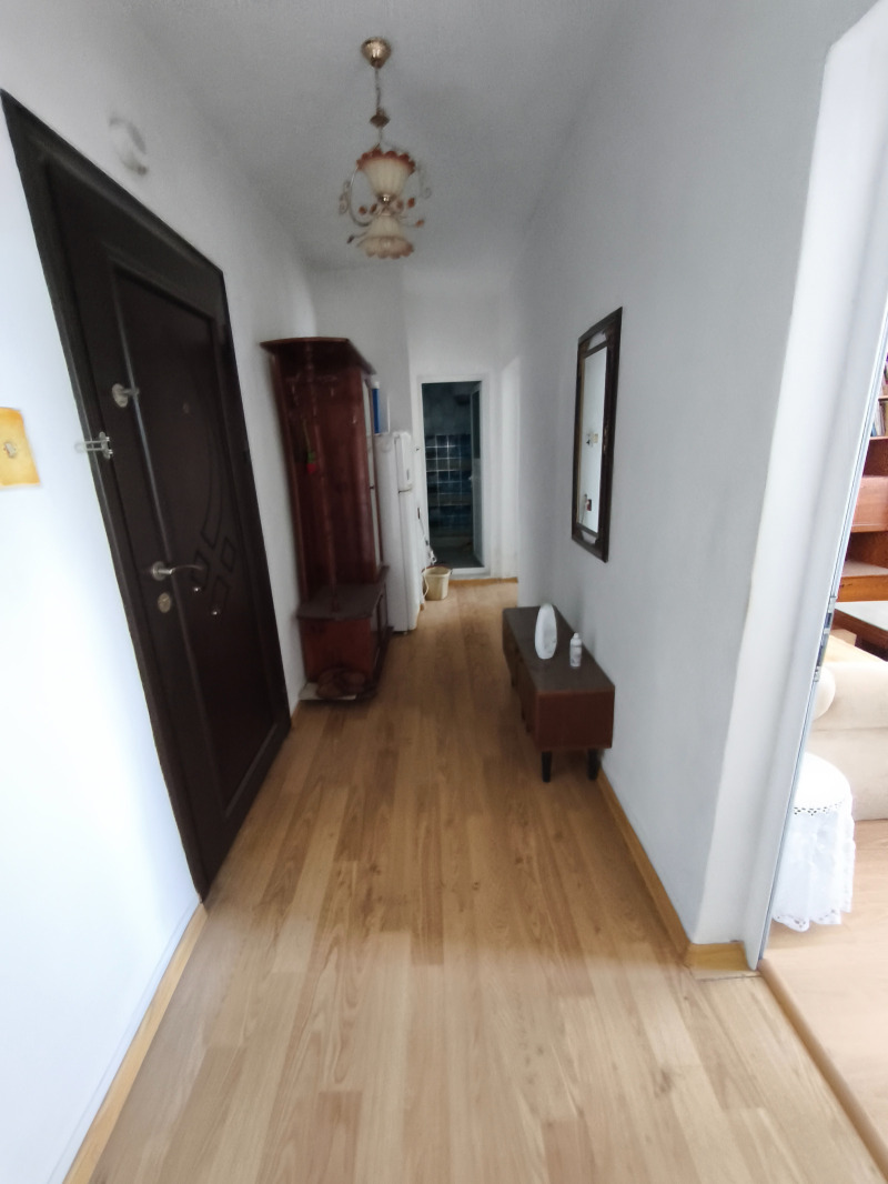 Продава 2-СТАЕН, гр. Кърджали, Център, снимка 2 - Апартаменти - 52347398