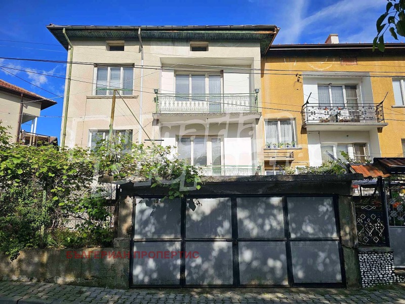 Продава КЪЩА в област София, гр. Момин проход - 196 кв.м / 110 000 € » 215 141.30 лв., БЪЛГЕРИАН ПРОПЕРТИС