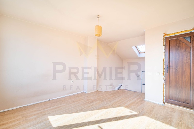 In vendita  2 camere da letto Varna , Liatno kino Trakiia , 89 mq | 67101016