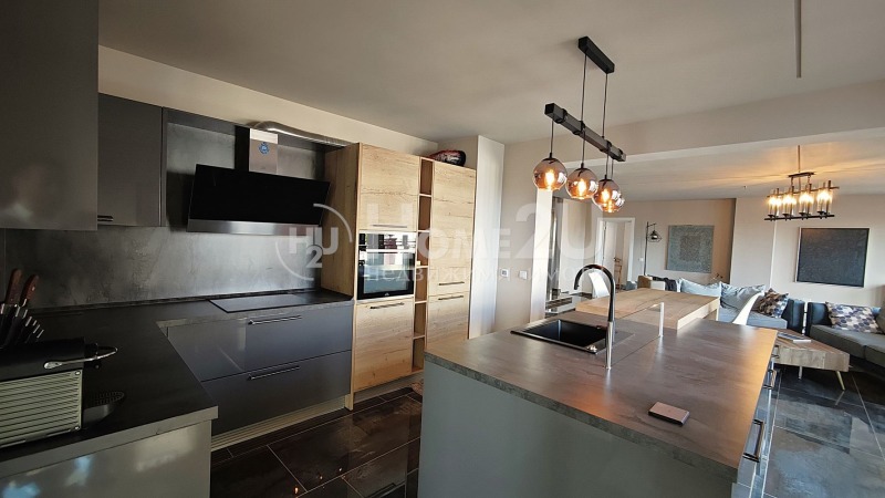 Продава МНОГОСТАЕН, гр. Бургас, Център, снимка 3 - Апартаменти - 52611065