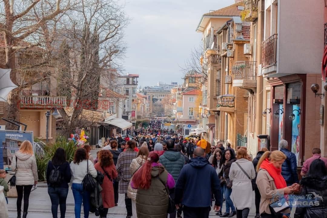 Продава 1-СТАЕН, гр. Бургас, Център, снимка 2 - Апартаменти - 53931375