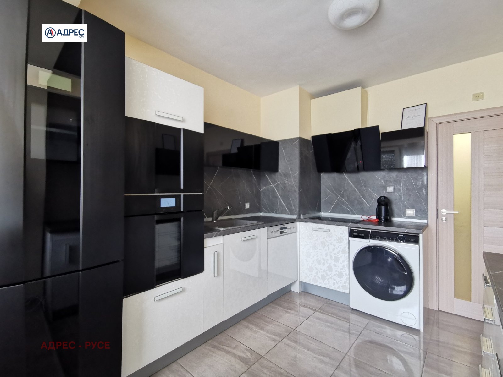 Продава 3-СТАЕН, гр. Русе, Възраждане, снимка 2 - Апартаменти - 53606406