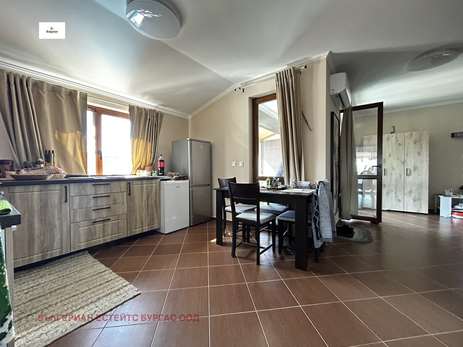 Продава 3-СТАЕН, гр. Ахелой, област Бургас, снимка 2 - Апартаменти - 56019120