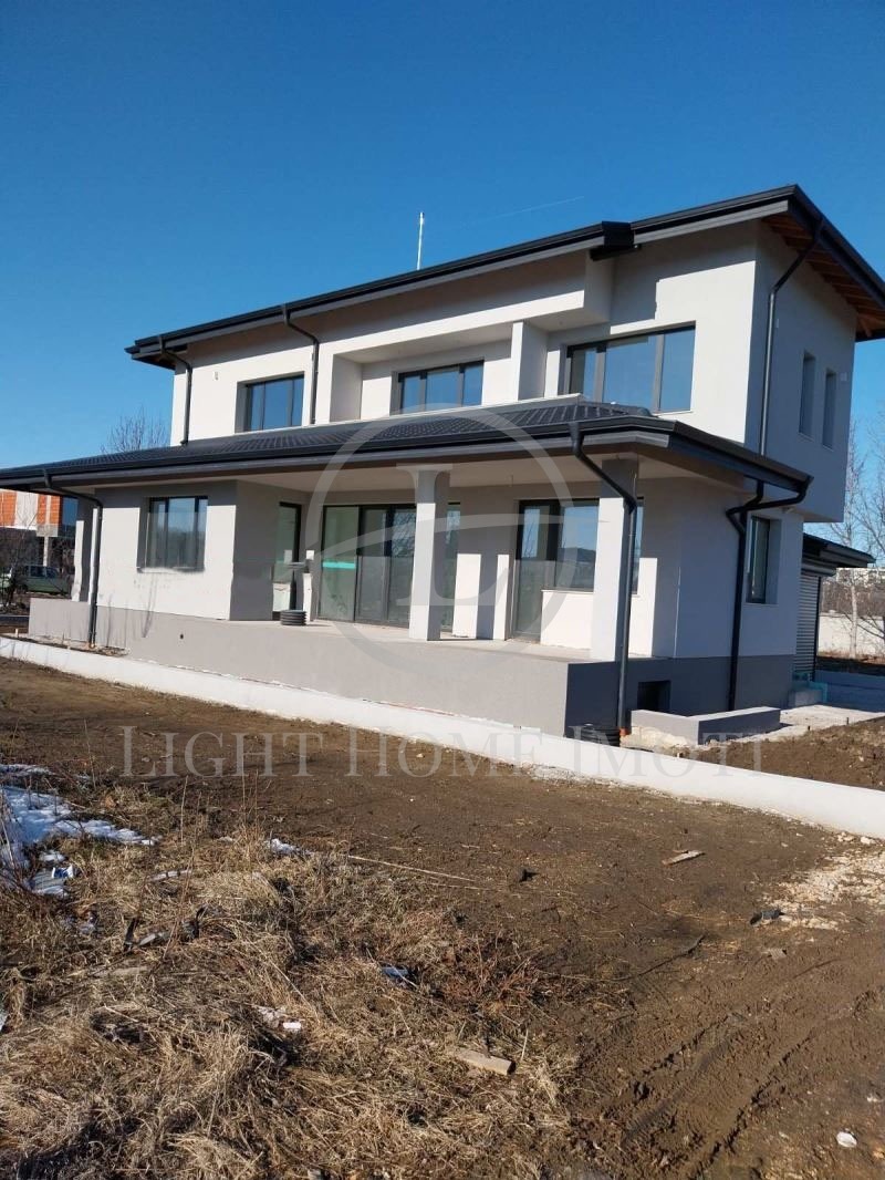 In vendita  Casa Plovdiv , Ostromila , 380 mq | 54535572