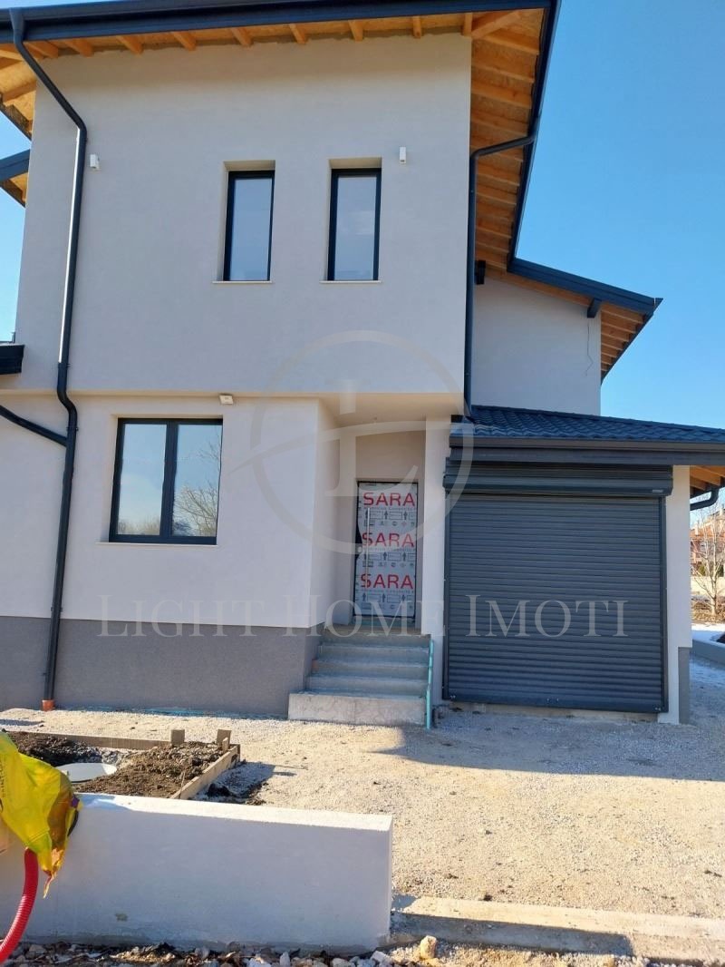 In vendita  Casa Plovdiv , Ostromila , 380 mq | 54535572 - Immagine [2]