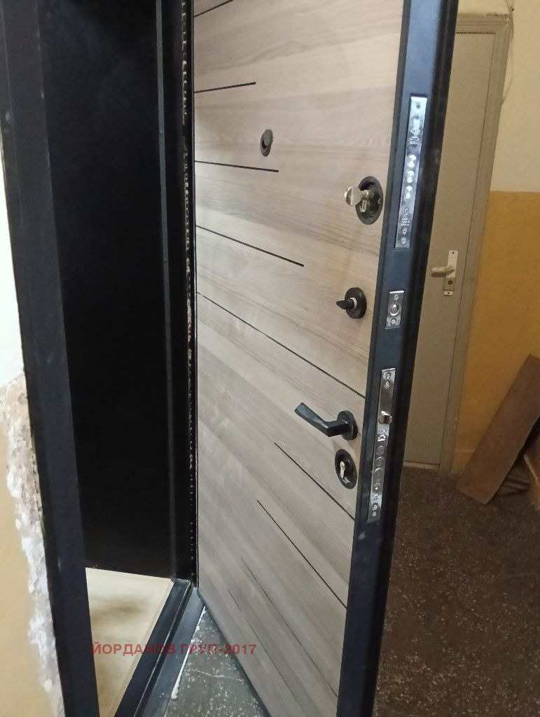 Продава 3-СТАЕН, гр. Добрич, Център