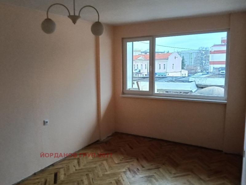 Продава 3-СТАЕН, гр. Добрич, Център, снимка 4 - Апартаменти - 53597072