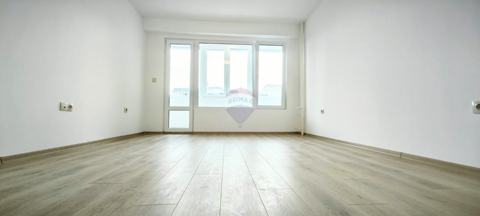 Продава 3-СТАЕН, гр. Варна, Младост 1, снимка 2 - Апартаменти - 53733181