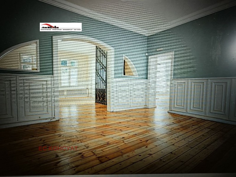 Продава КЪЩА, гр. София, Център, снимка 2 - Къщи - 52635155