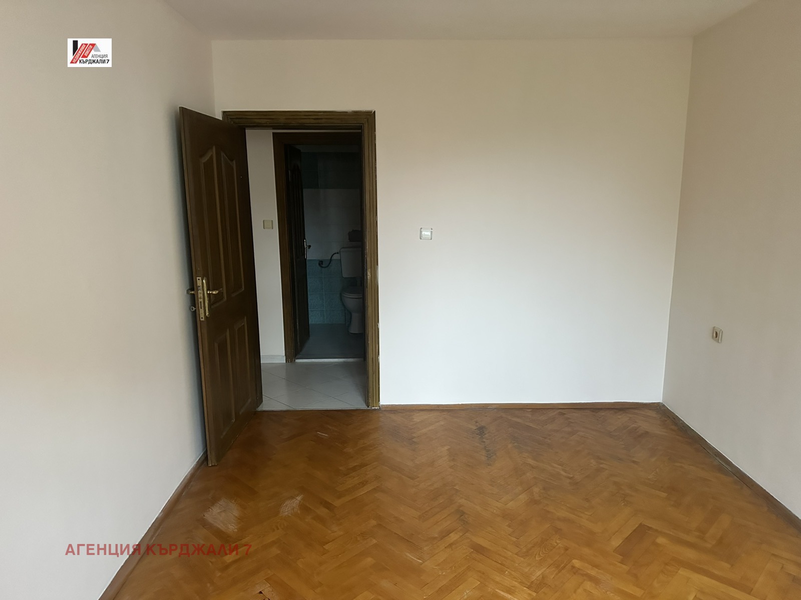 Продава МНОГОСТАЕН, гр. Кърджали, Център, снимка 4 - Апартаменти - 55587877