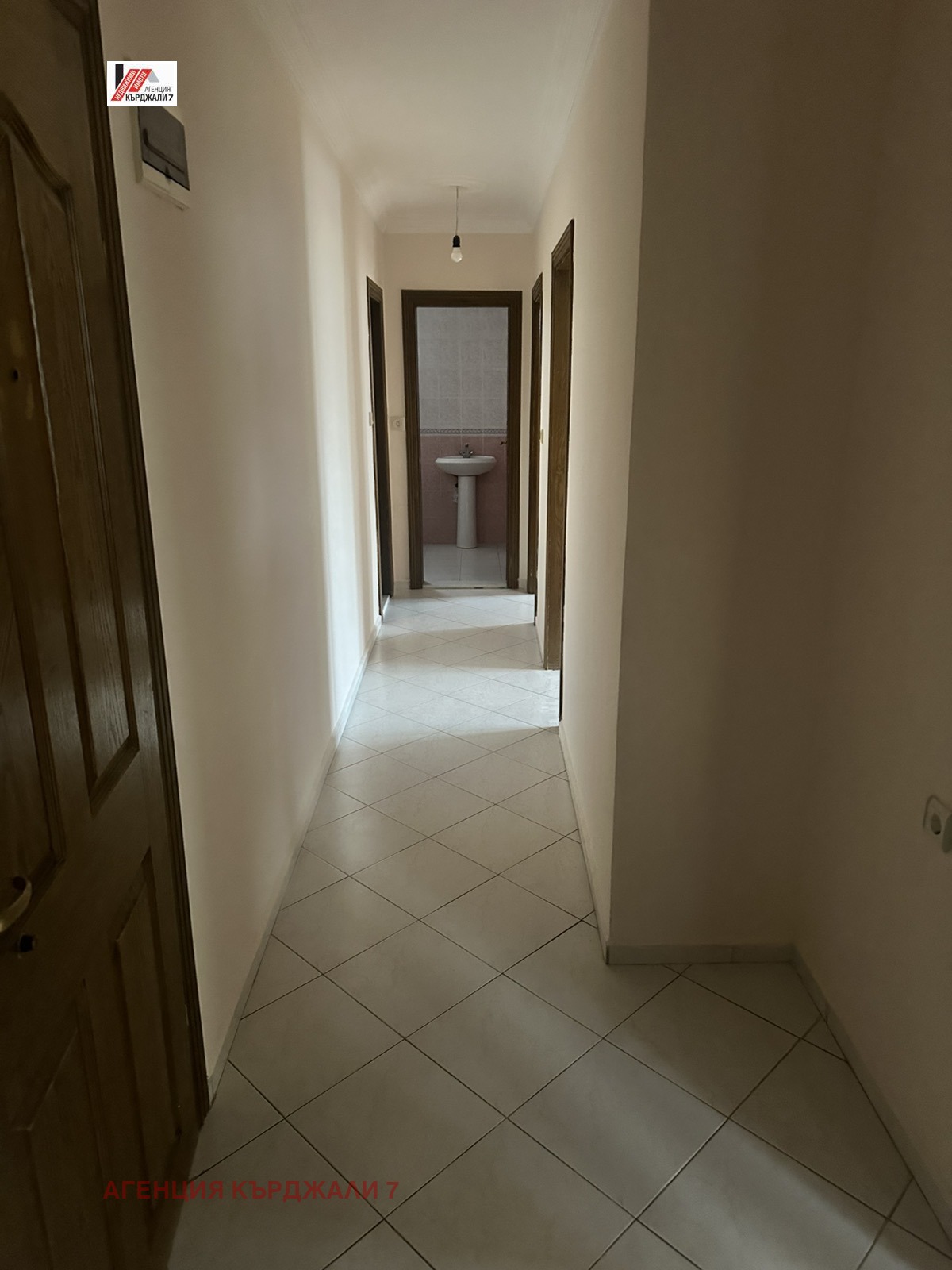 Продава МНОГОСТАЕН, гр. Кърджали, Център, снимка 13 - Апартаменти - 55587877