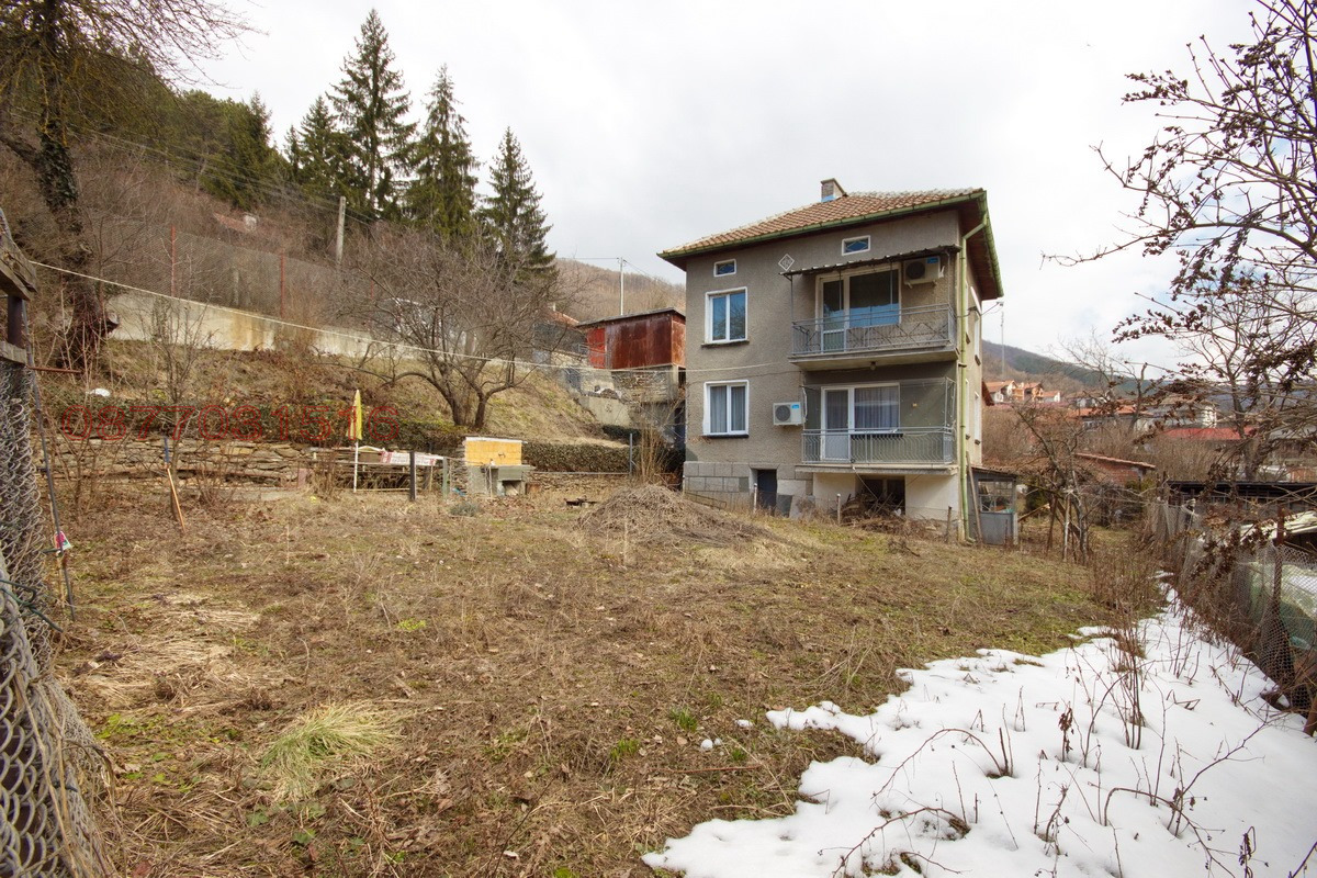 Продава КЪЩА, с. Чурек, област София област, снимка 8 - Къщи - 54003532