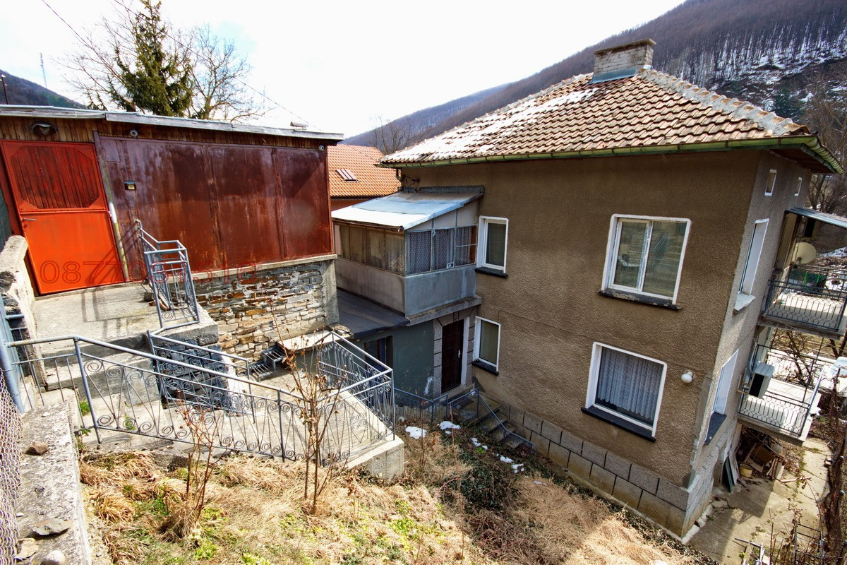 Продава КЪЩА, с. Чурек, област София област, снимка 5 - Къщи - 54003532