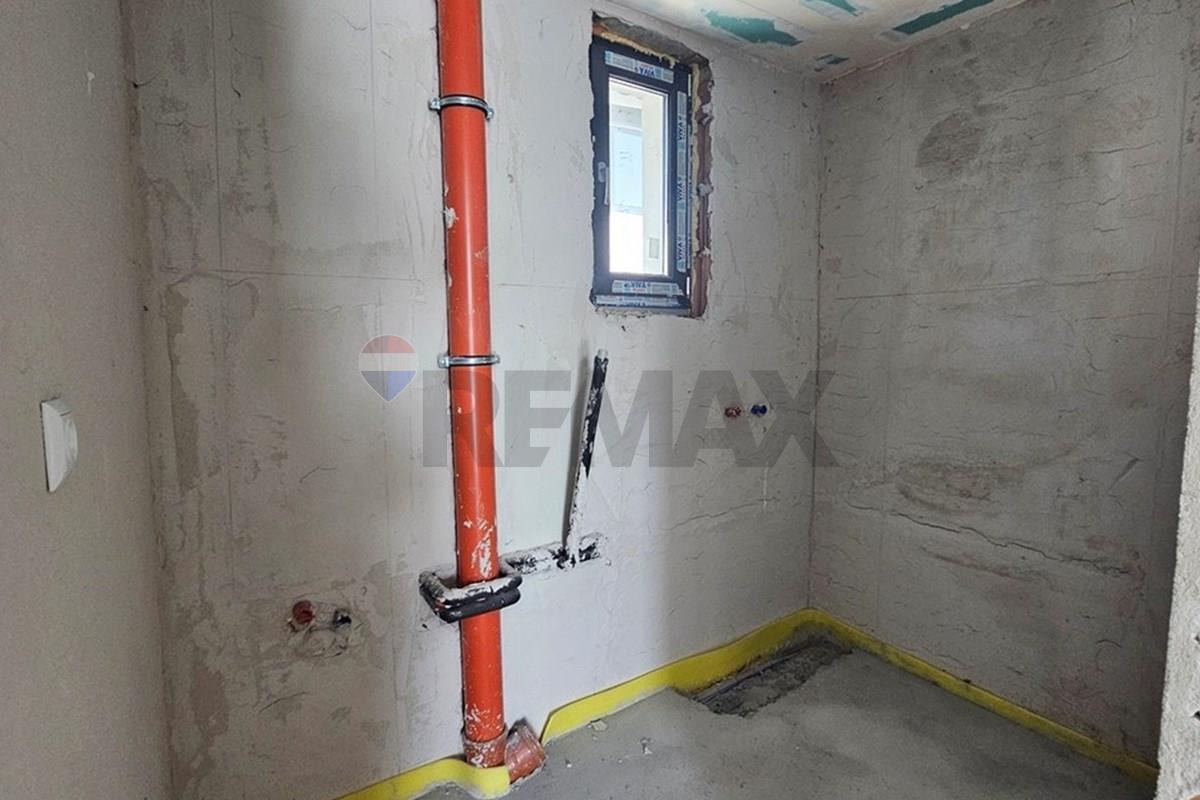 Продава КЪЩА, гр. Шумен, 2-ри корпус, снимка 10 - Къщи - 55229343