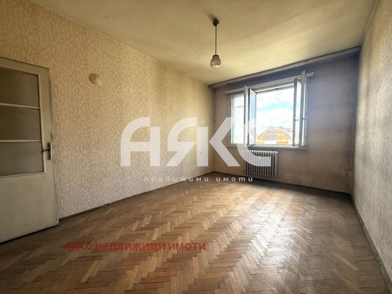 Продава 3-СТАЕН в град София, Център - 85 кв.м / 240 000 € » 469 399.20 лв., АЯКС НЕДВИЖИМИ ИМОТИ