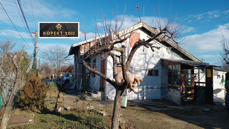 Продава ВИЛА в град Русе, Чародейка - Север - 40 кв.м / 42 000 € » 82 144.86 лв., КОРЕКТ 2011 РУСЕ ЕООД