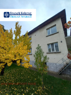 Maison Doupnitsa, région Kyoustendil