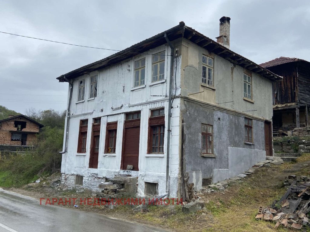 Продава КЪЩА, с. Жълтеш, област Габрово