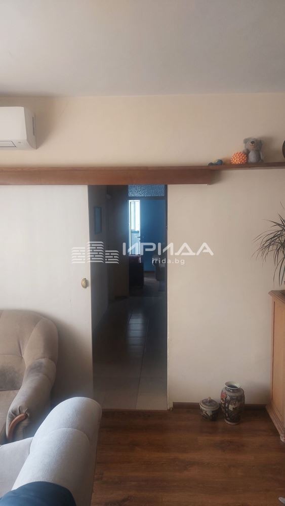 Продава 4-СТАЕН, гр. София, Гоце Делчев, снимка 2 - Апартаменти - 55956619