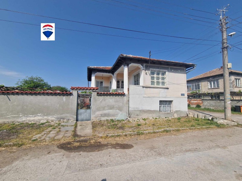 Продава КЪЩА, с. Конуш, област Пловдив, снимка 2 - Къщи - 45504016