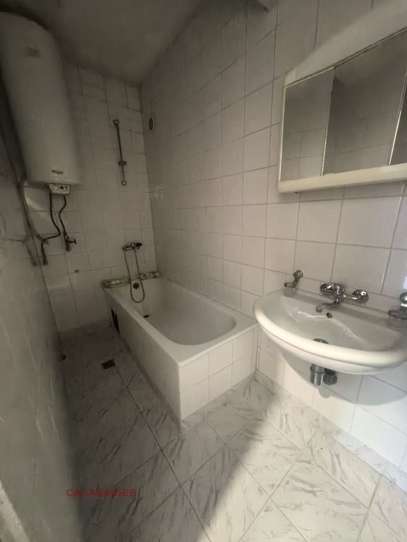 Продава 2-СТАЕН, гр. Казанлък, област Стара Загора, снимка 7 - Апартаменти - 53190667