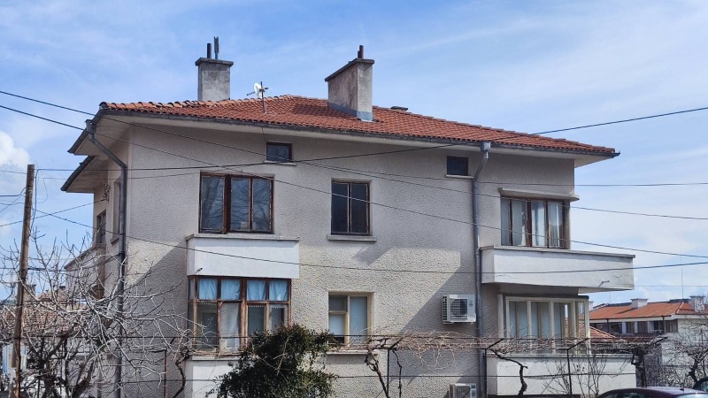 Продава  Етаж от къща, област Пловдив, гр. Карлово •  225 100 EUR • ID 44363030 — holmes.bg - [1] 