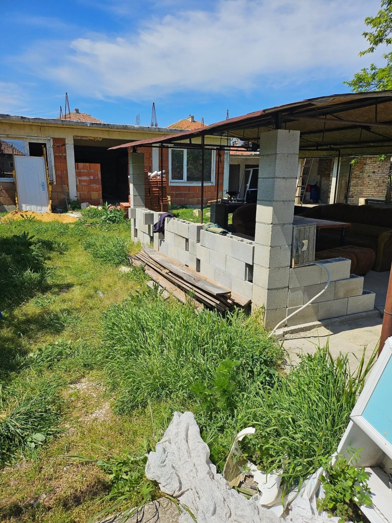 Продава КЪЩА в град Варна, с. Тополи - 85 кв.м / 100 000 € » 195 583.00 лв., АБЛЕНА