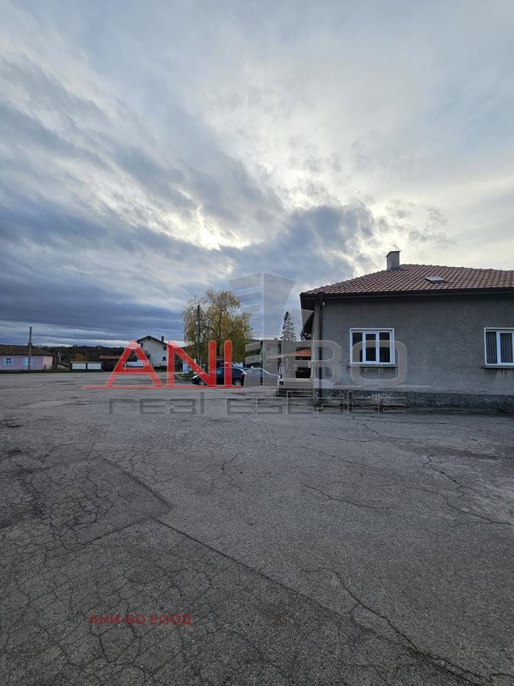 Продава КЪЩА, гр. Брезник, област Перник, снимка 12 - Къщи - 52689931