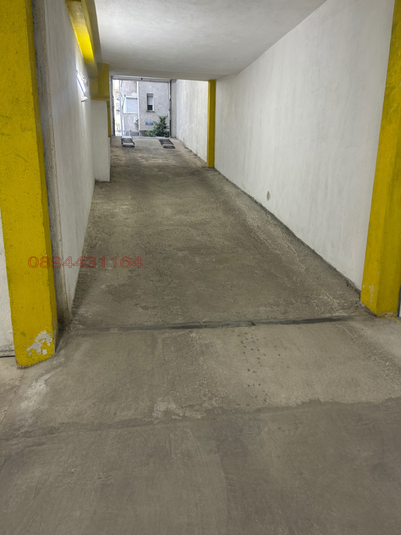 Продава ГАРАЖ, ПАРКОМЯСТО, град София, Лагера • по договаряне • 55542234 — Holmes.bg