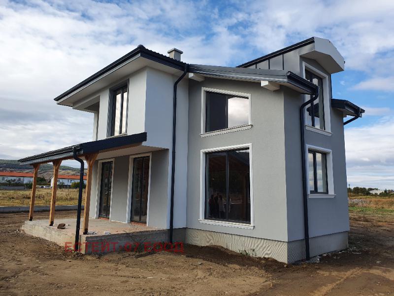 Продава КЪЩА, с. Бенковски, област Пловдив