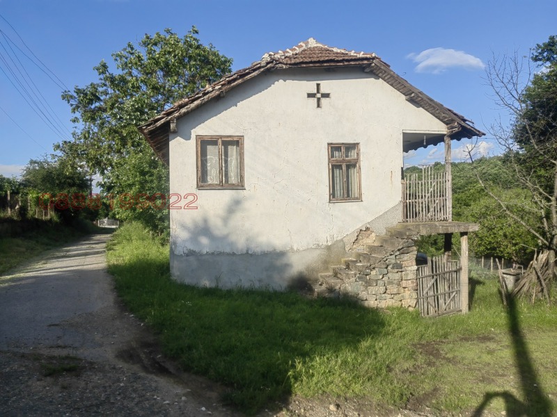 Продава КЪЩА, с. Слатина, област Монтана