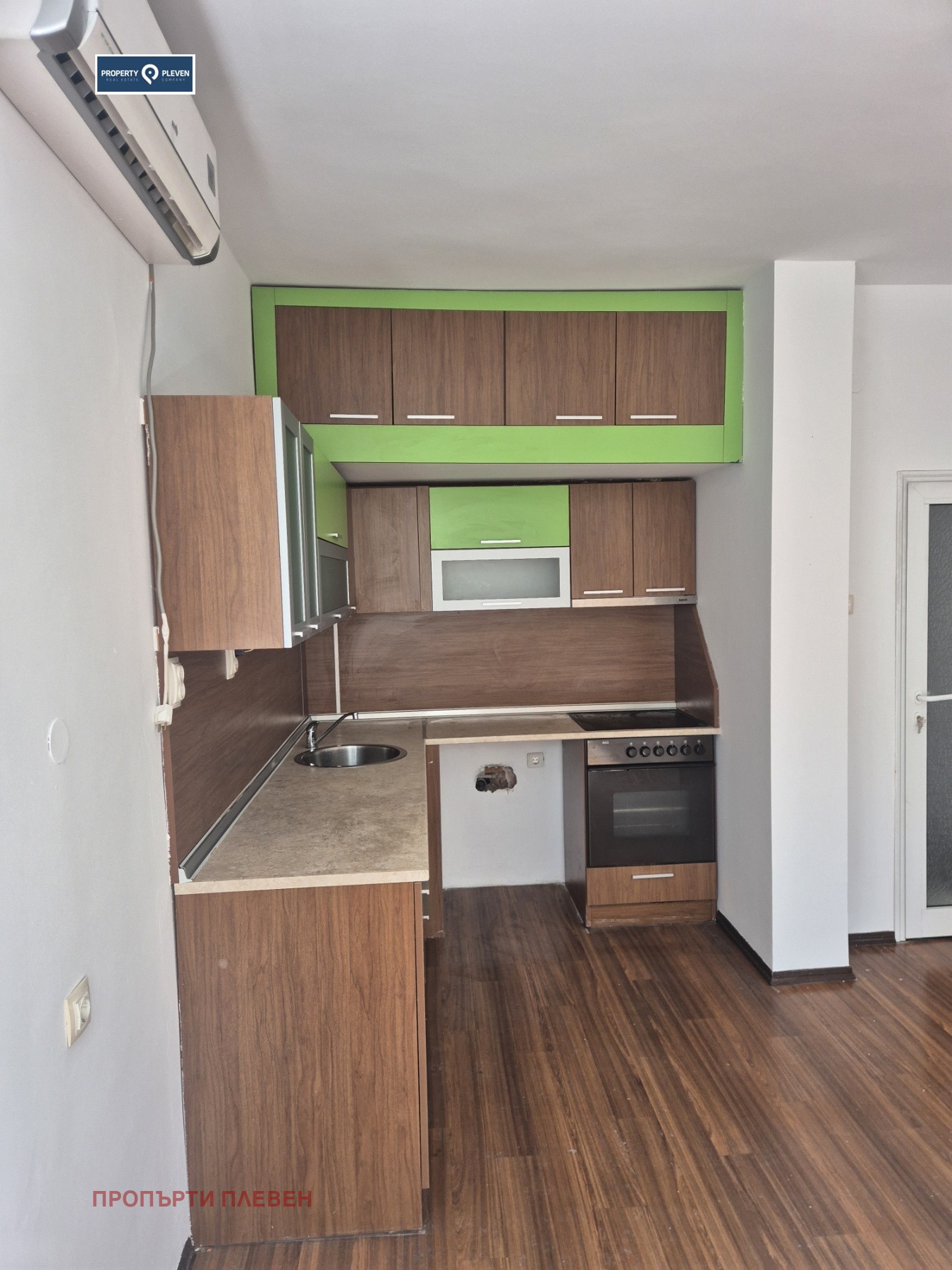 Продава ЕТАЖ ОТ КЪЩА, гр. Плевен, Идеален център, снимка 2 - Етаж от къща - 53619547