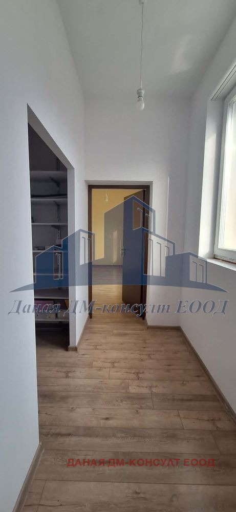 Продава 3-СТАЕН, гр. Шумен, Добруджански, снимка 8 - Апартаменти - 54448603