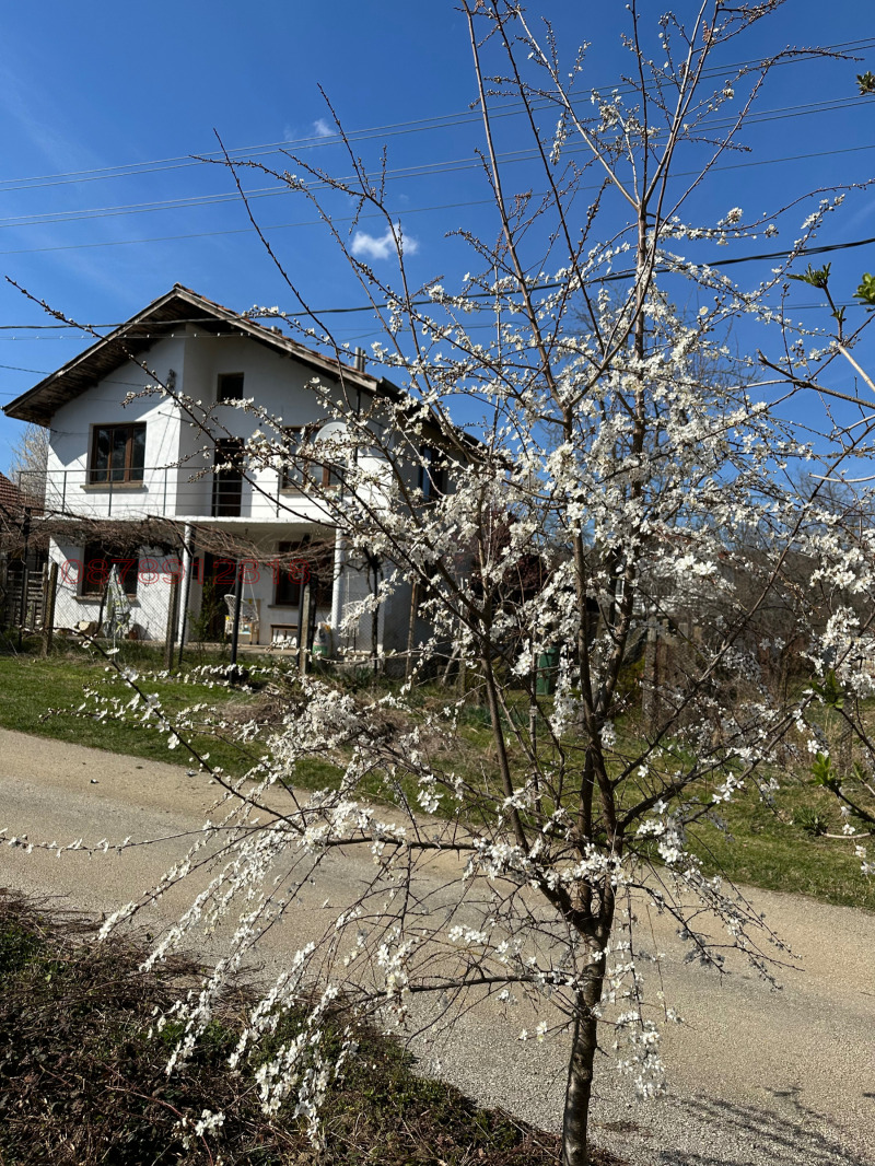 Продава КЪЩА, с. Голец, област Ловеч