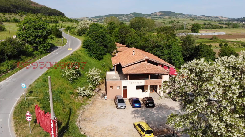 Продава ХОТЕЛ, с. Стремци, област Кърджали