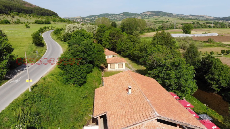 Продава ХОТЕЛ, с. Стремци, област Кърджали, снимка 4 - Хотели - 52786000