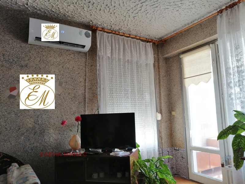 Продава 3-СТАЕН, гр. Шумен, 2-ри корпус, снимка 2 - Апартаменти - 53019200