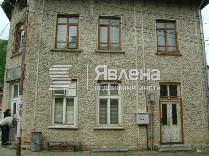 Продава КЪЩА, с. Гложене, област Ловеч, снимка 2 - Къщи - 55533381