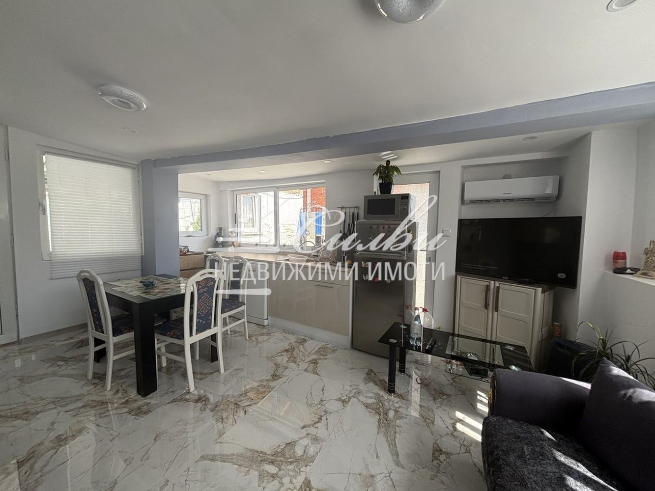 Продава КЪЩА, гр. Шумен, Топхане, снимка 2 - Къщи - 52602356
