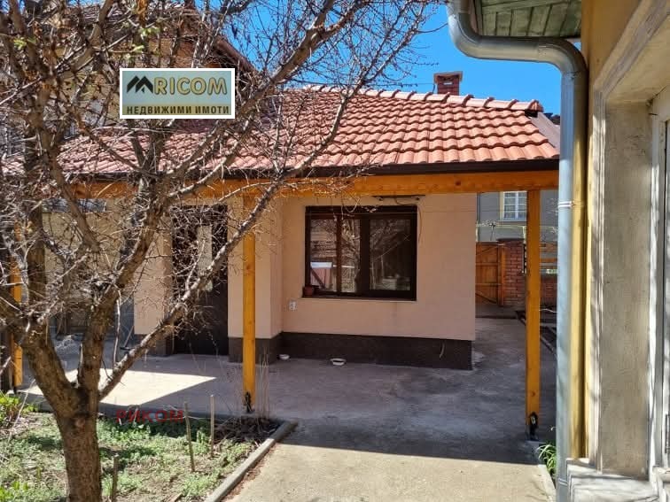 Продава КЪЩА, гр. Долна Митрополия, област Плевен, снимка 3 - Къщи - 53124674